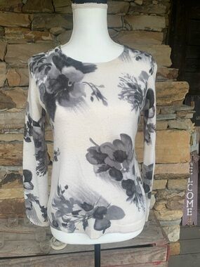 Magaschoni Cashmere Crew Sweater in Ivory with Gray and Black